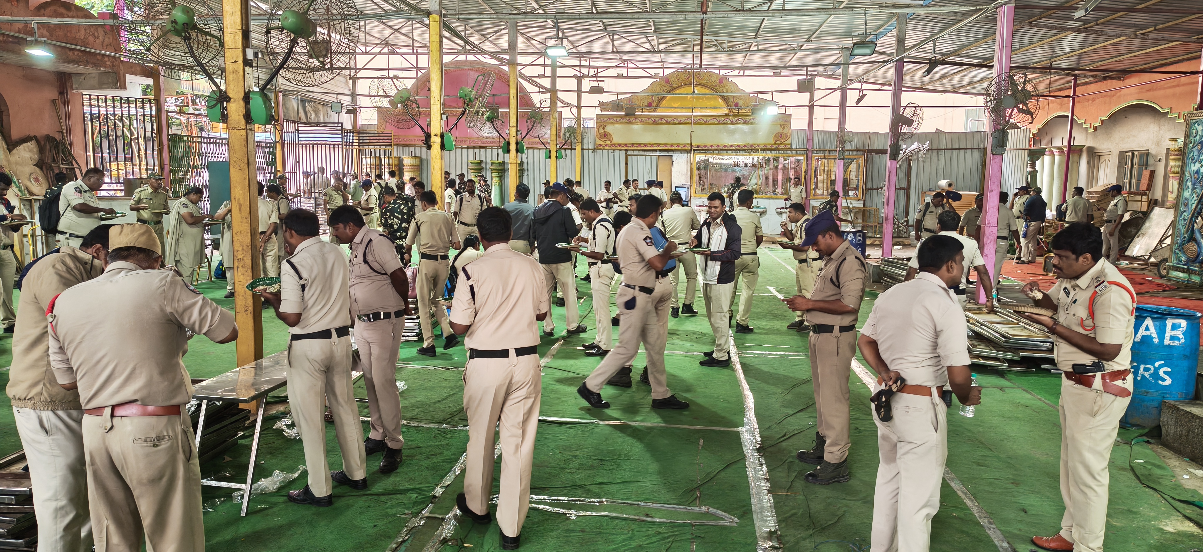 Food Prepartion to Police Force and Staff